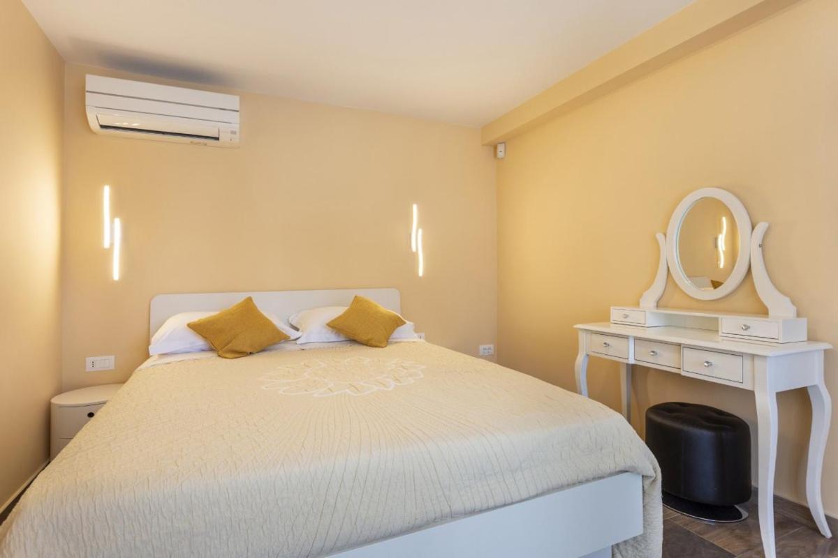 Villa Vita in Poreč - Haus für 6-8 Personen Kaštelir Exterior foto