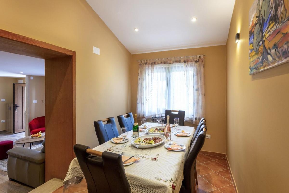 Villa Vita in Poreč - Haus für 6-8 Personen Kaštelir Exterior foto