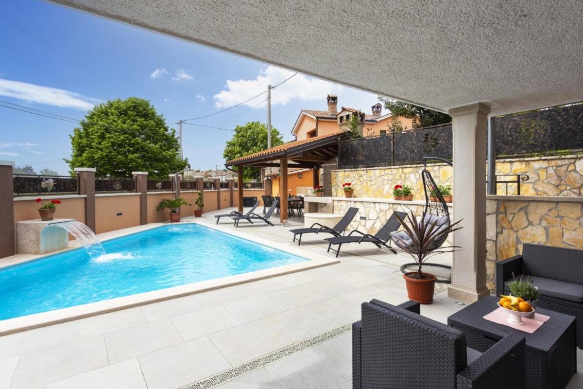 Villa Vita in Poreč - Haus für 6-8 Personen Kaštelir Exterior foto