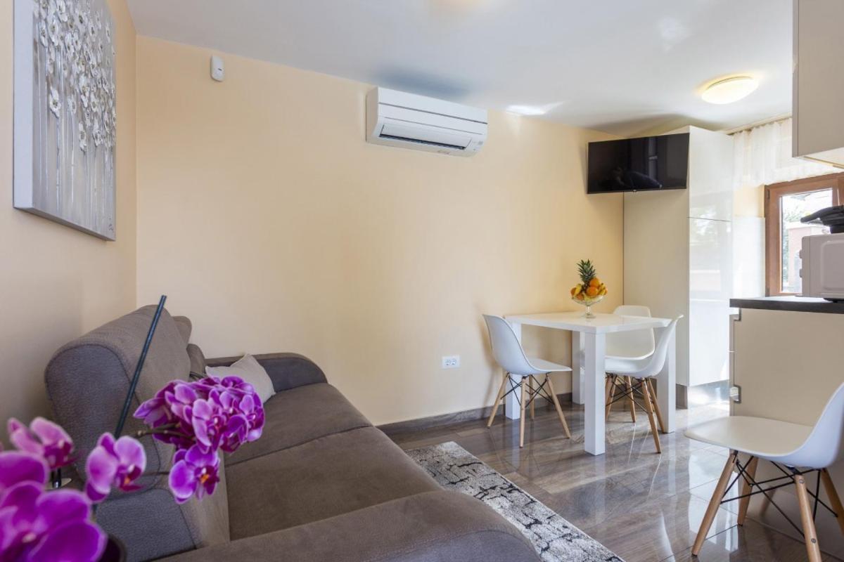 Villa Vita in Poreč - Haus für 6-8 Personen Kaštelir Exterior foto
