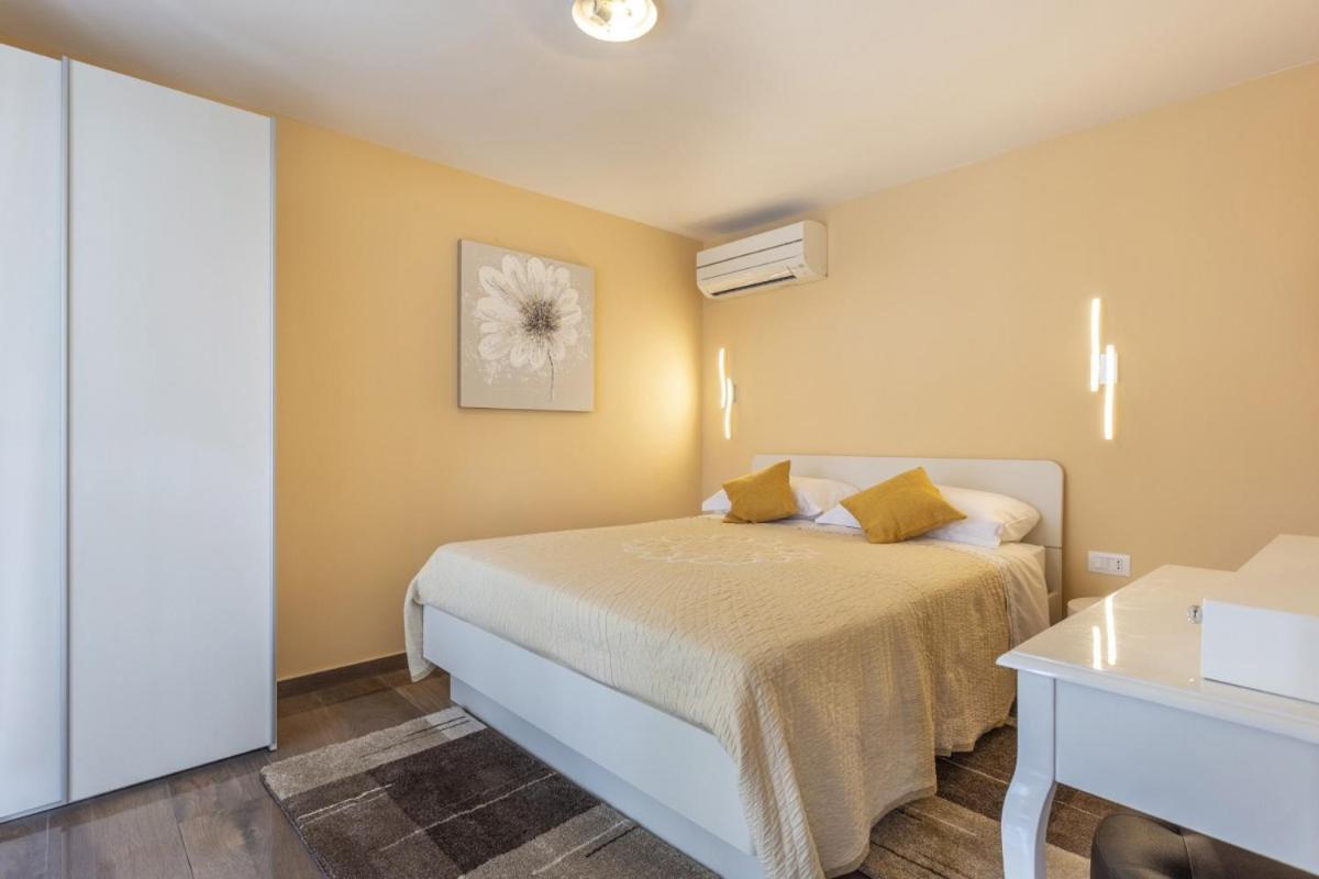 Villa Vita in Poreč - Haus für 6-8 Personen Kaštelir Exterior foto